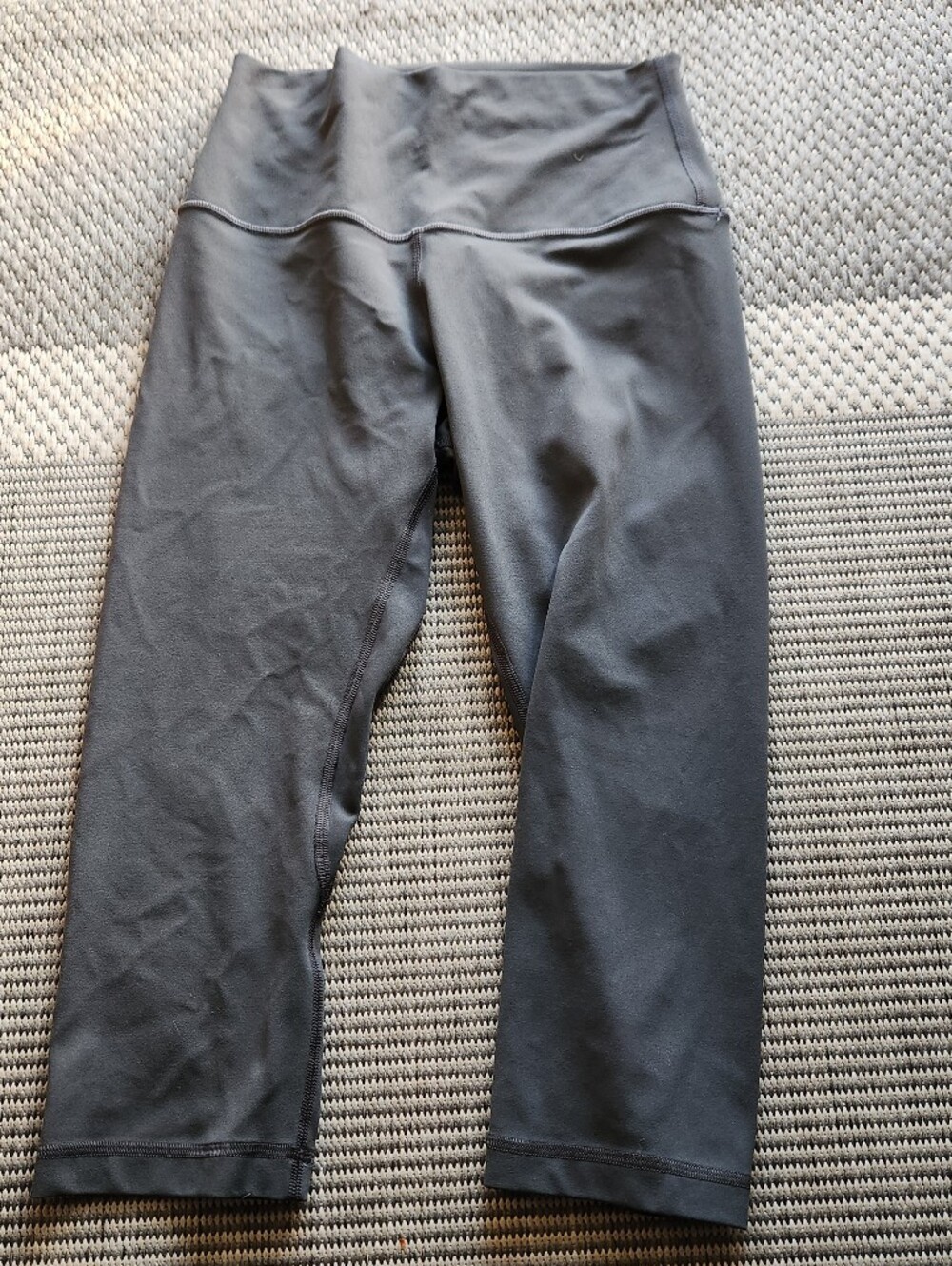Lululemon Wunder Under Crop High Rise 23 Dark Charcoal Grey Leggings 6 LW6CLXS